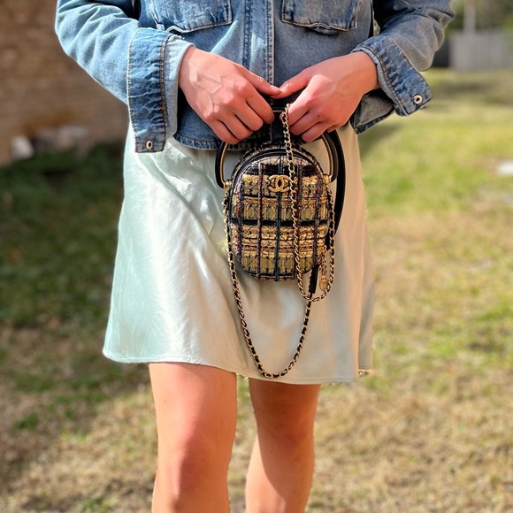 Chanel 2019 Egyptian tweed handle bag - Picture 2 of 16